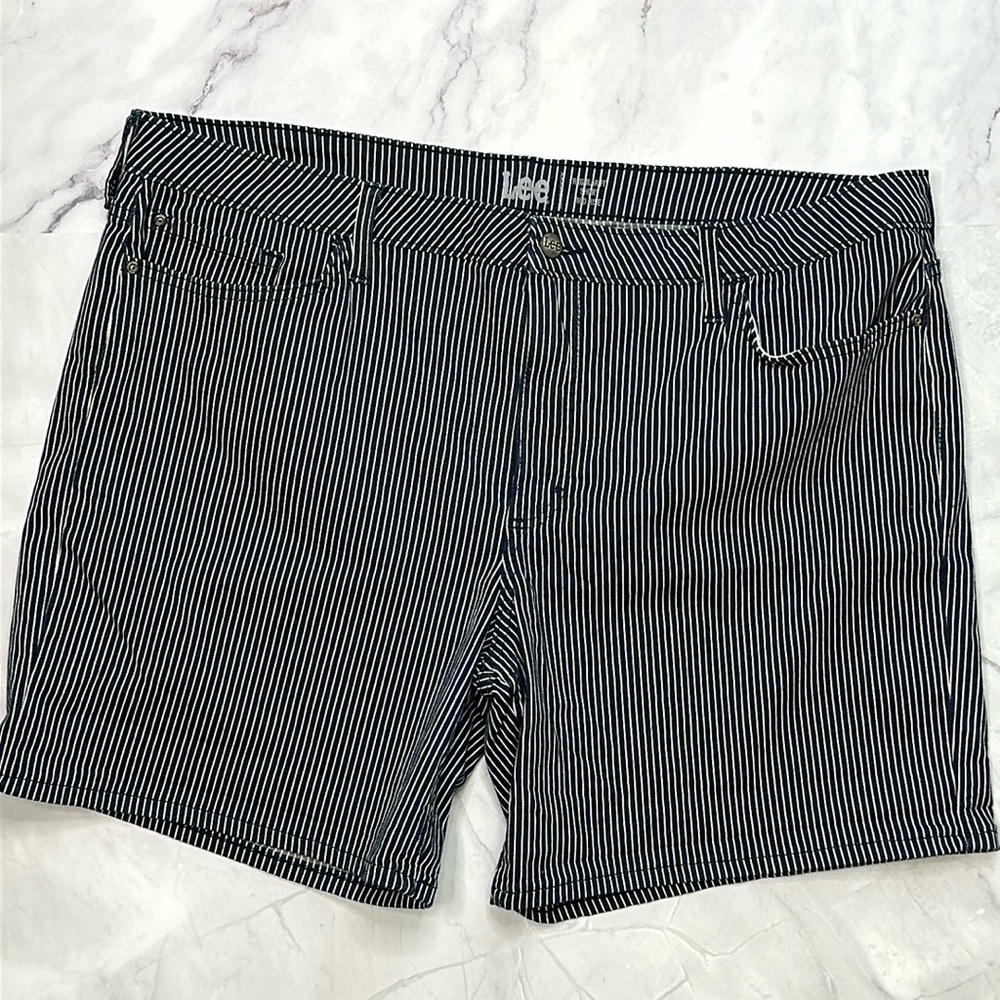 Women's Plus Size Lee Blue & White Stripe Regular Fit Mid Rise Denim  Sh…